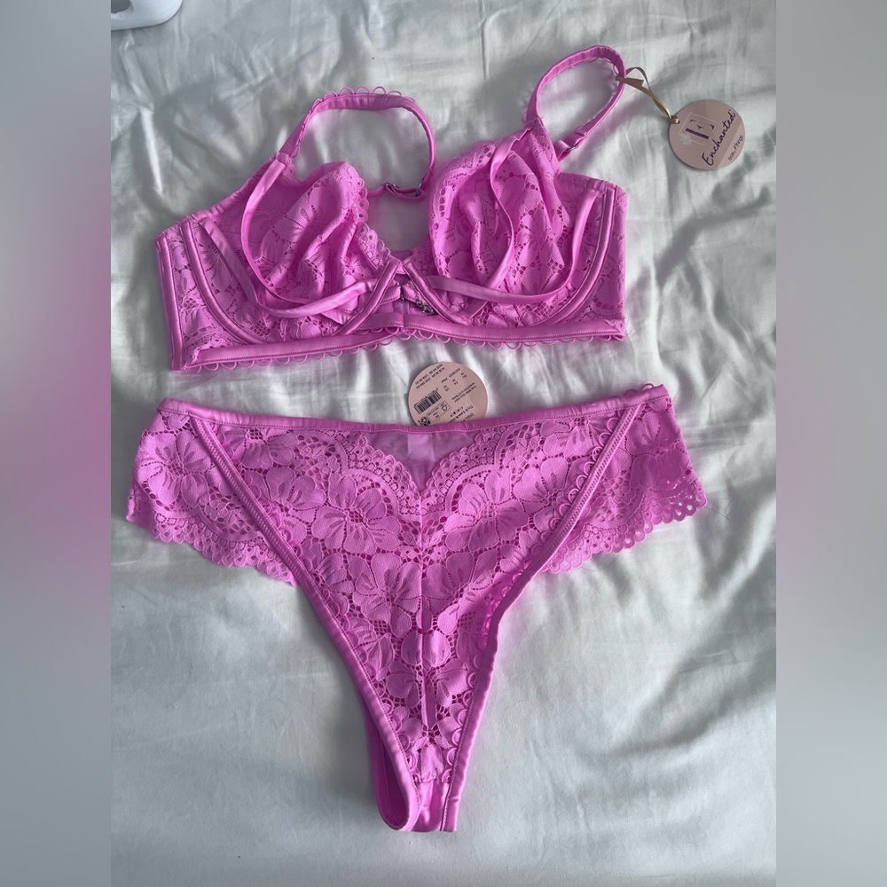 Bras N Things Pink Lace Underwire Bra set